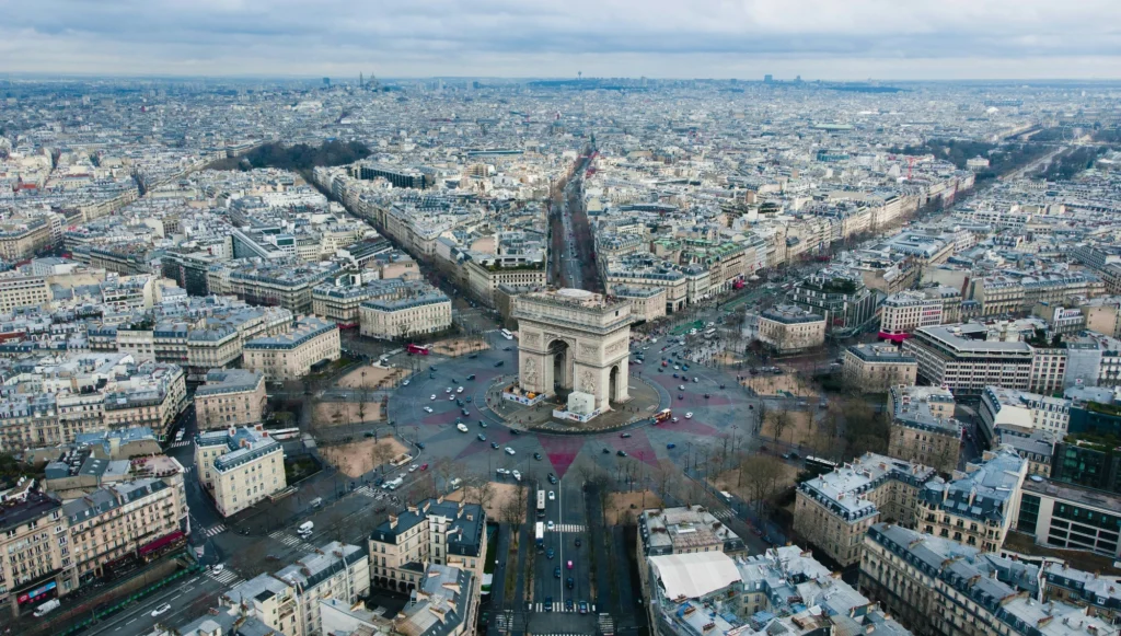 How to move to France